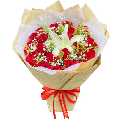 泰州19朵红玫瑰1支百合，永恒之美