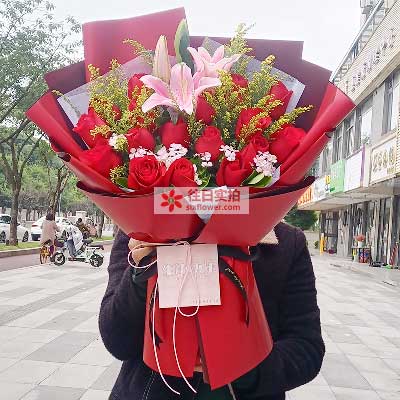 泰州19朵红玫瑰百合，与你幸福前行