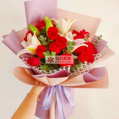 泰州18朵红玫瑰百合，真情相守一生